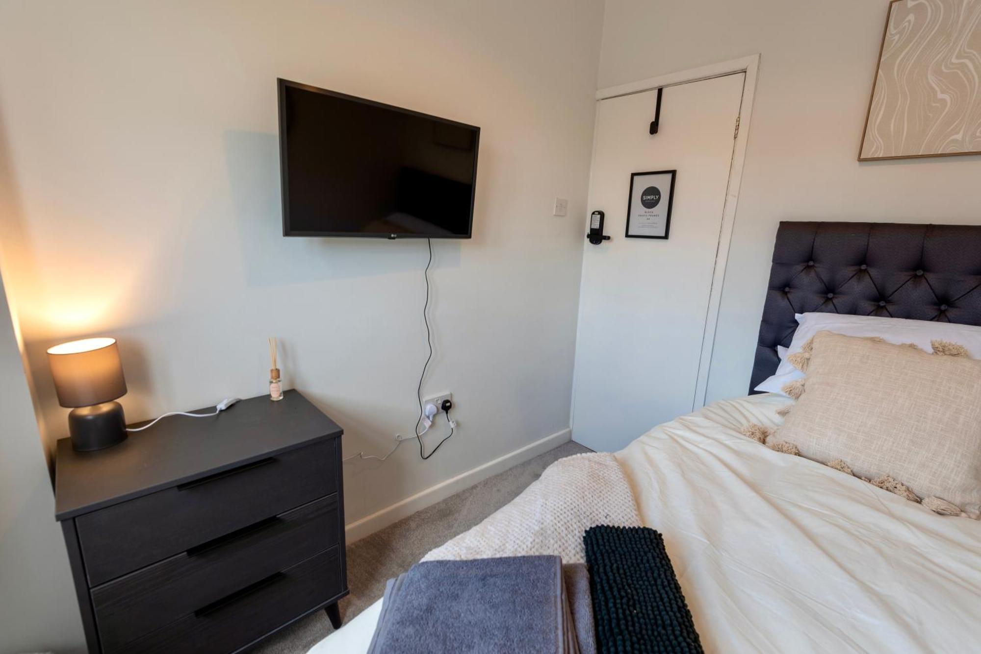 Single Room In Brand New 5 Bedroom Home BW Room 2 Σόλιχαλ Εξωτερικό φωτογραφία